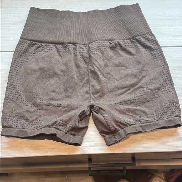 Gymshark Brown Activewear Set - Picture 4 of 11